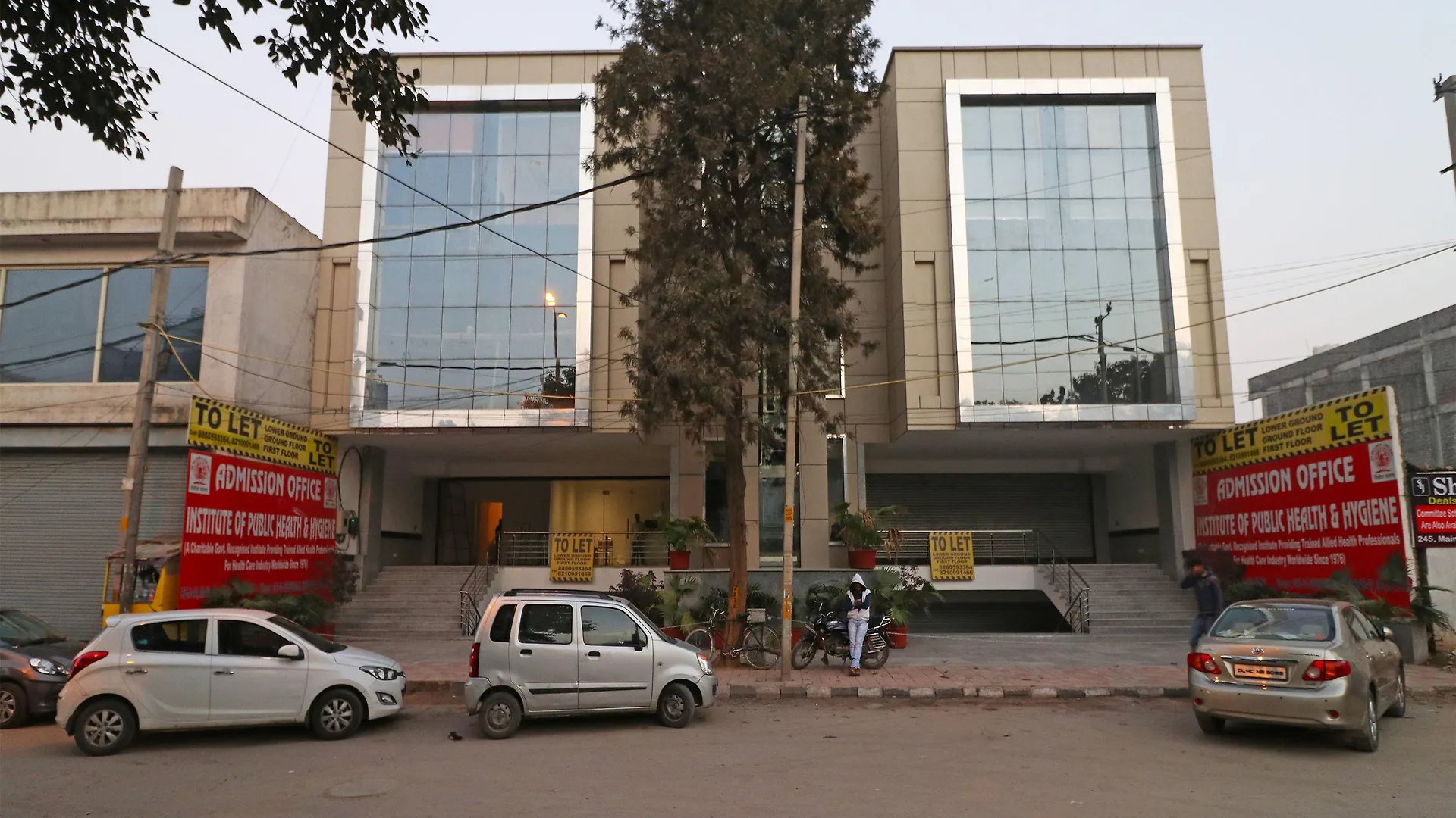Capital O 10824 Hotel Star Suites Delhi