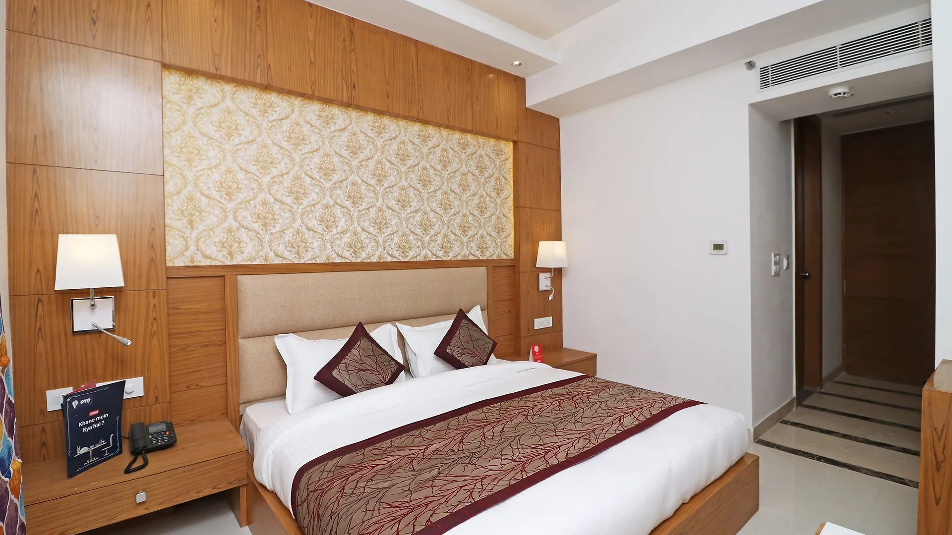 Capital O 10824 Hotel Star Suites Delhi  Delhi (National Capital Territory of India)
